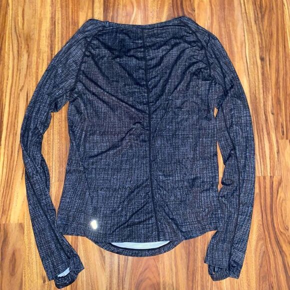 Prana Gray and Black Patterned Long Sleeve Active Top Womens Size Small - Picture 6 of 7
